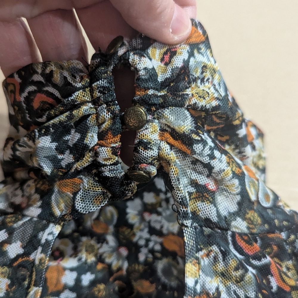 FREE PEOPLE "All Dolled Up" Green Floral Sheer Lined Boho Crop Top Size XS *GUC - Picture 10 of 13